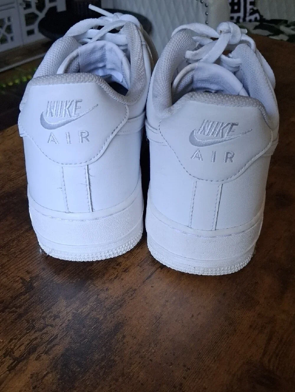 Nike Classic White Low-Top Leather Sneakers - Picture 3 of 4